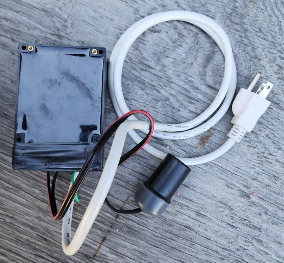 GFC Hammond HPCD 012 002 Dual Output Power Supply +/-12V at 240mA Type S NOS Foto 3 de 4