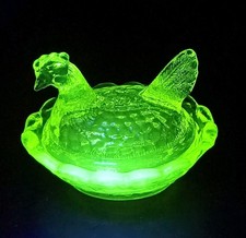 Boyd Art Glass Vaseline Uranium Hen on Nest Chick Basket Salt Signature Series 