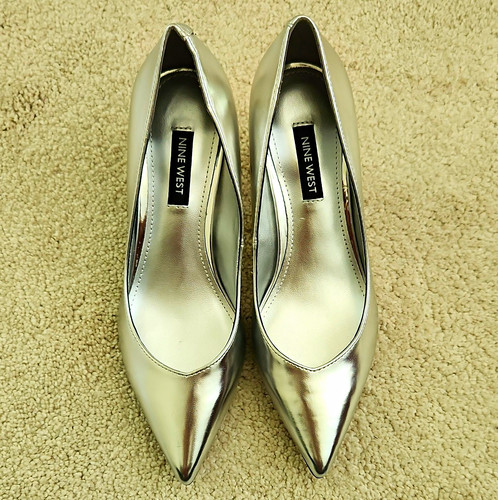 Nine West Women’s Silver Metallic Pointed Toe Slip-On Pump Heels US 5 M