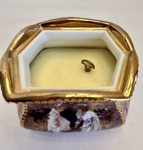 My Sister My Friend Porcelain Heirloom Music Box By Sandra Kuck Shared Memories - Picture 5 of 12