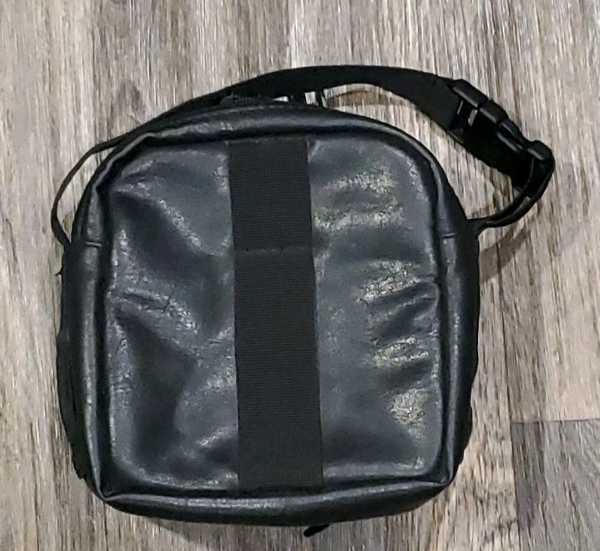 CASE LOGIC Portable CD Carrying Travel Bag Case Black Faux Leather Carry Strap - Image 2 of 4