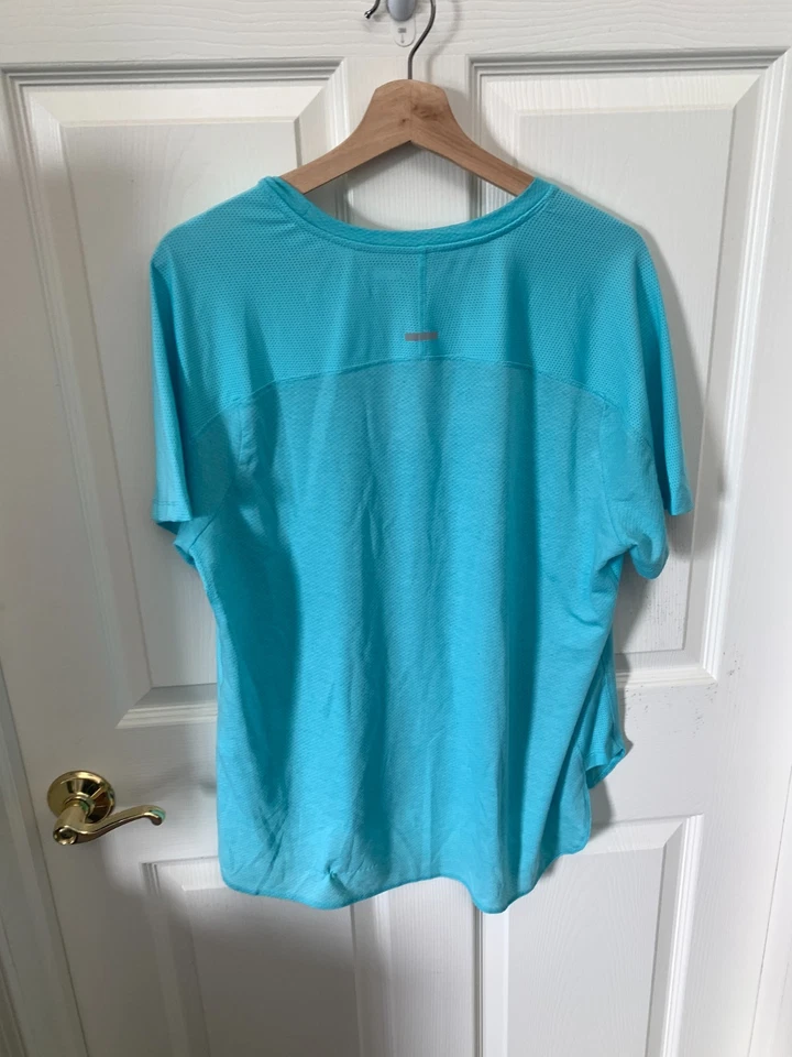 Camiseta de manga corta azul Avia para hombre talla XL Foto 2 de 4