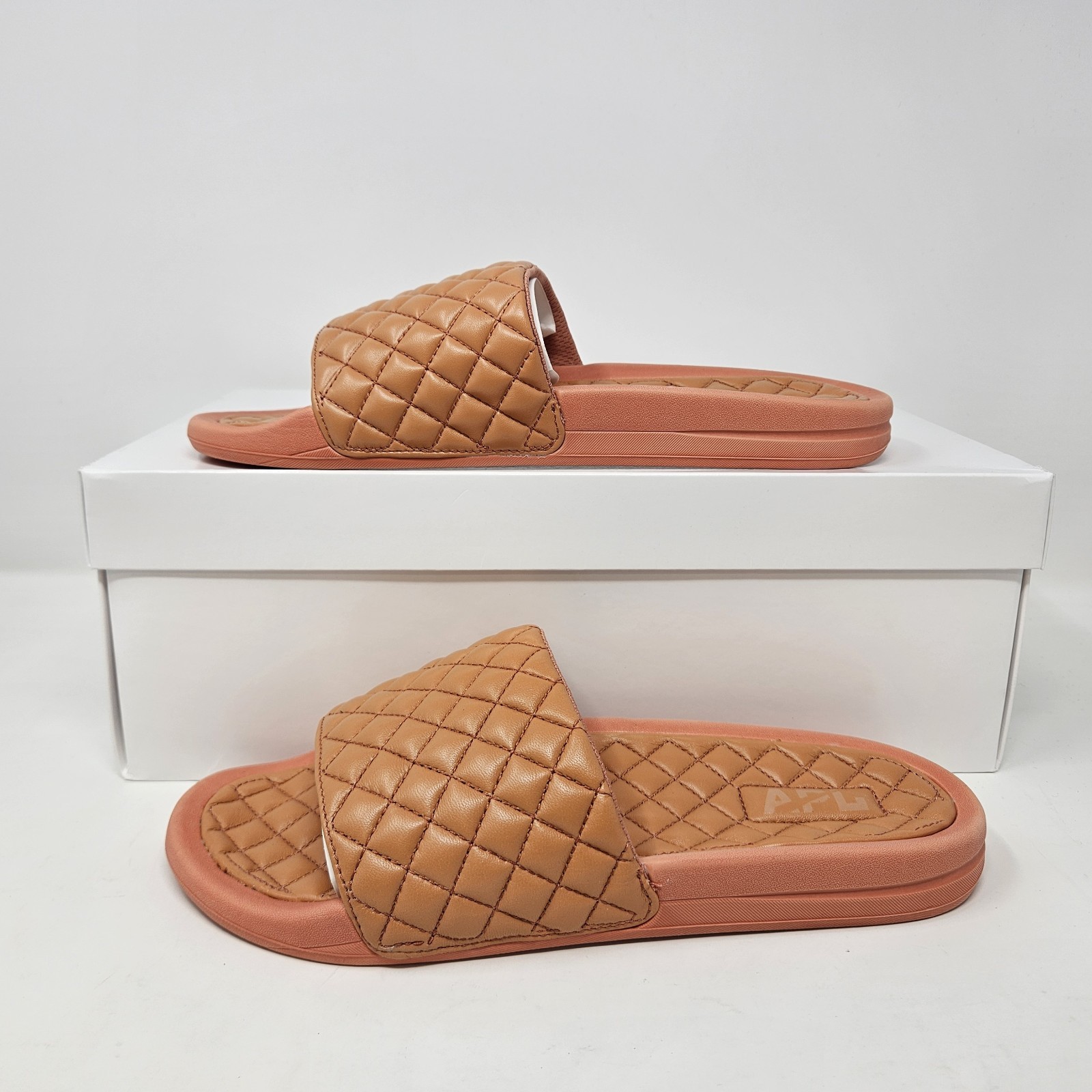 Scivolo trapuntato Athletic Propulsion Labs APL Lusso Slide 'Orange' donna taglia 11