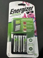 Energizer Rechargeable AA and AAA Battery Charger with 4 AA NiMH Batteries