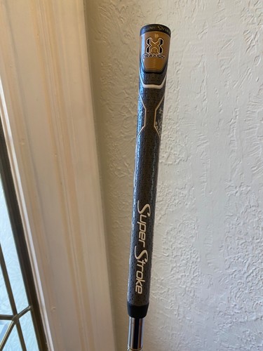 Cleveland 588 Tour Action SW Wedge 56 Degrees Steel RH Super Stroke Traxion Grip - Picture 4 of 5