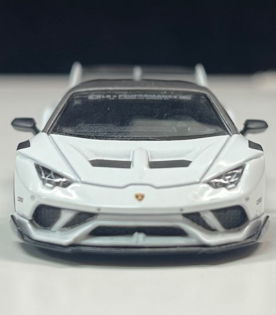 MINIGT ランボルギーニ　ウラカン　lbwk No.126 Mini GT - LB WORKS Lamborghini Huracan GT White #126