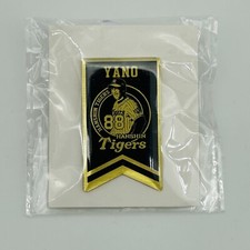 Hanshin Tigers Pin White Jersey Japan Baseball Button NPB Osaka Akihiro Yano NEW