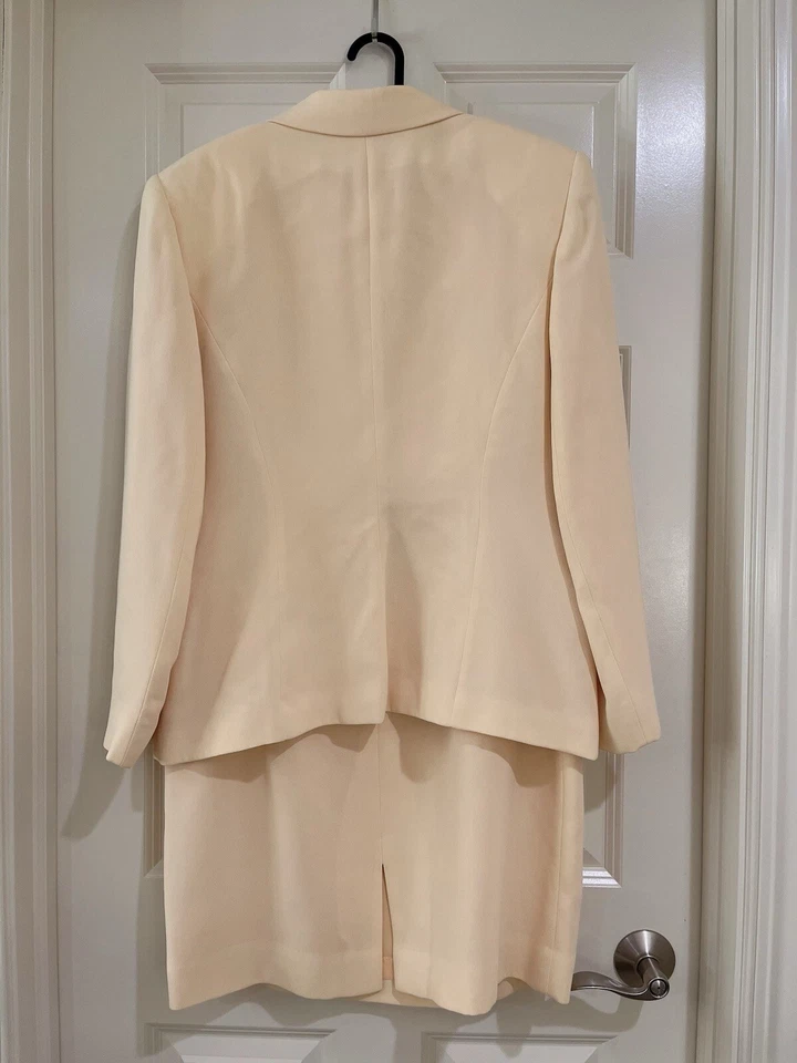 jones wear women 2- piece dress suits size fits like L - Image 2 of 4