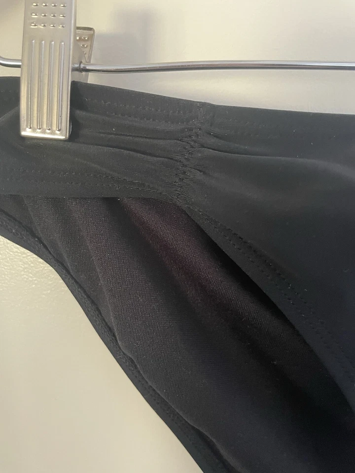 Parte inferior de natación de bikini Old Navy para mujer forrada negra lisa de nailon con espalda cruzada negra M Foto 3 de 4