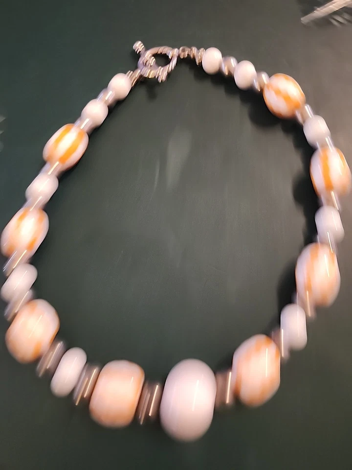 Collar de cuentas de porcelana a rayas naranja/blanco/plateado Vitage retro de 19 pulgadas Foto 2 de 4