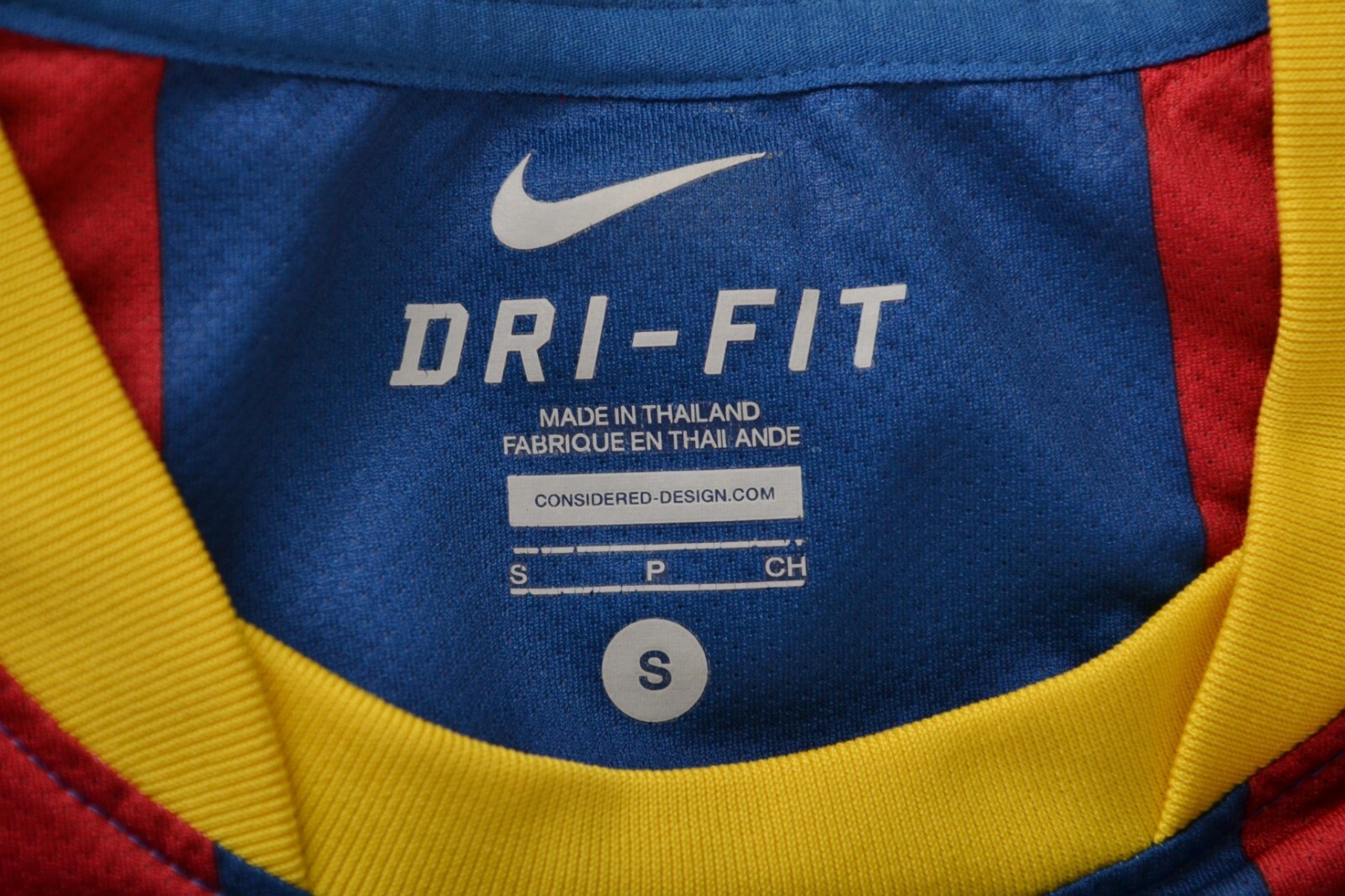 BARCELONA SPAIN 2010/2011 HOME FOOTBALL SHIRT NIKE SIZE S ADULT thumbnail 9