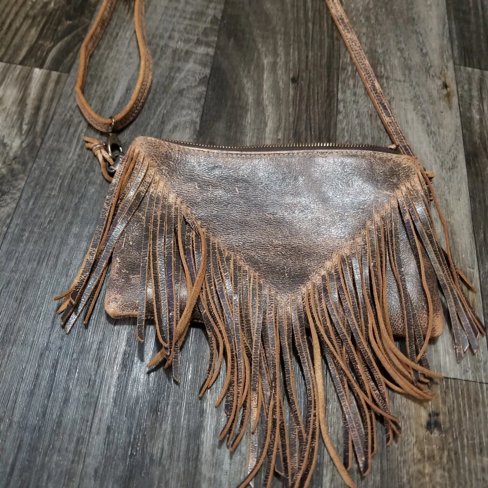 Сумка через плечо Bed Stu серии Cobbler с бахромой Adj. Ремешок состаренный б/у в отличном состоянии - Изображение 2 из 4