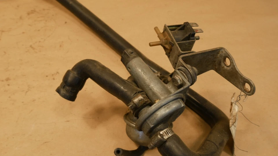 Válvula de inyección de aire auxiliar completa Ferrari 308 OEM PN 0280140124 Foto 3 de 4