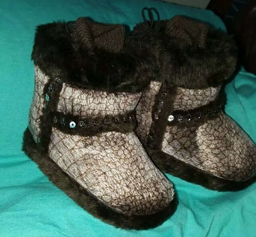 BLAZIN' ROXX Toddler Brown Slippers Boots House Shoes 5706602-L sz 6-7 - Picture 2 of 5