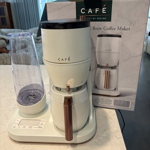 GE Café Specialty Grind & Brew Coffee Maker w/ Thermal Carafe – Matte White