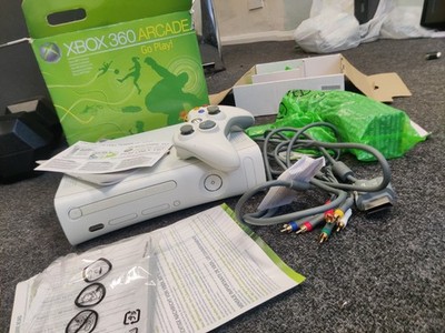 Microsoft Xbox 360 Arcade mattweiße Konsole (PAL)