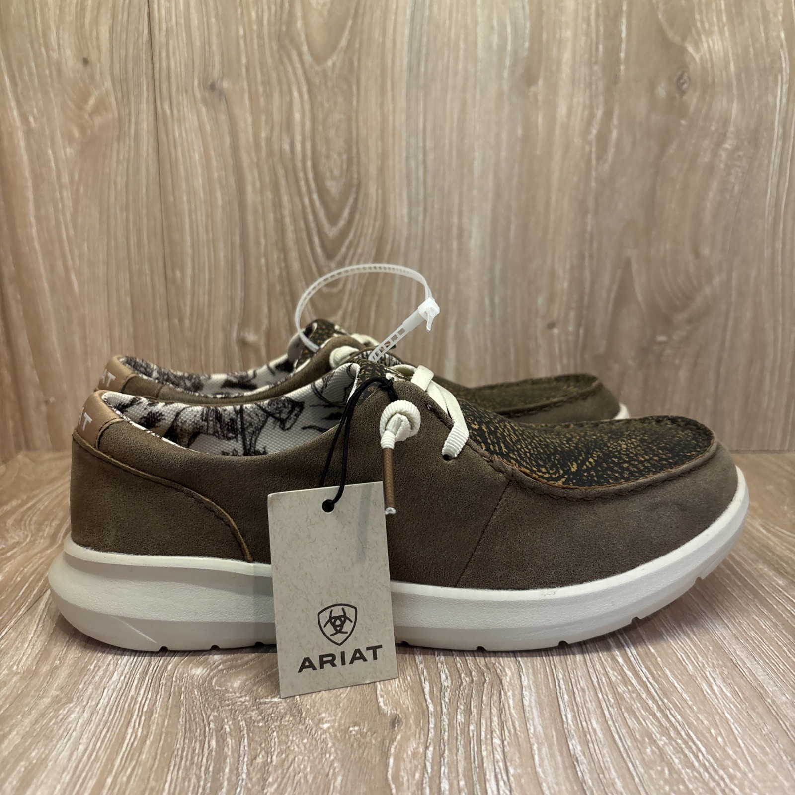 ARIAT WOMEN'S HILO BROWN BOMBER DISTRESSED HIDE EMBOSS SLIP ON SHOES Size 7.5