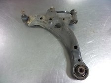 Triangle de suspension Toyota AVENSIS