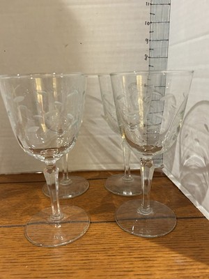 8 oz. Libbey WINDSWEPT Wine Glasses ~ Set of 4 Mint