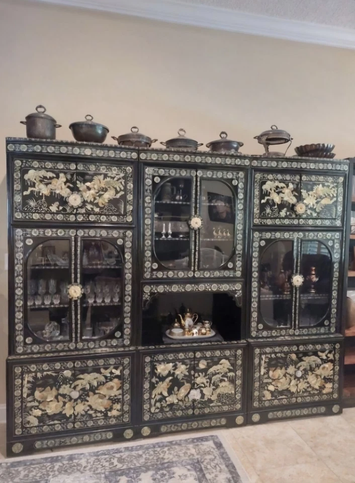 Korean Black Lacquer Mother of Pearl Large Cabinet Wall Unit - Image 4 of 4