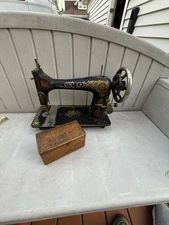 Antique 1901 Singer Model 27 Treadle Sewing Machine Head. Serial L677944