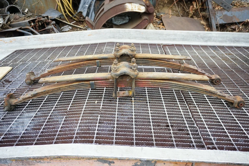 Chevrolet Express 3500 2003-2005 6,0 L gasolina trasero izquierdo y derecho juego de muelles de hoja OEM Foto 3 de 4