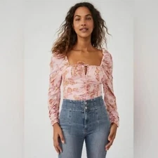 FREE PEOPLE Hilary Pink Floral Crop Top Sz S Square Neck Lightweight Tie Front