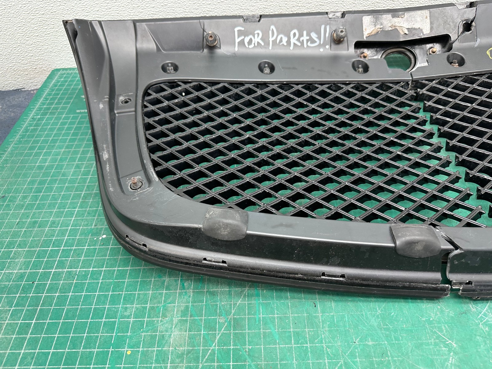 FOR PARTS!!! 06-12 BENTLEY CONTINENTAL FS FRONT HOOD RADIATOR GRILLE Black OEM