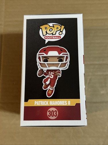 Funko POP! NFL Chiefs Patrick Mahomes TargetCon Exc #303 mit Protektor in der Hand - Bild 4 von 6