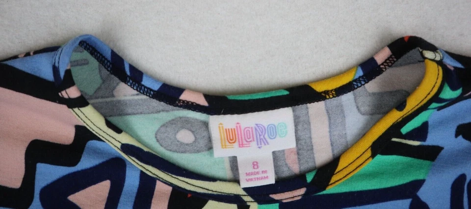 LuLaRoe Gracie 女孩束腰 T 恤上衣 8 码野生几何图案 — 第 4/4 张图片