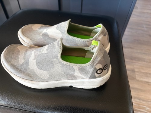Oofos womens 8.5 sneakers, slip ons
