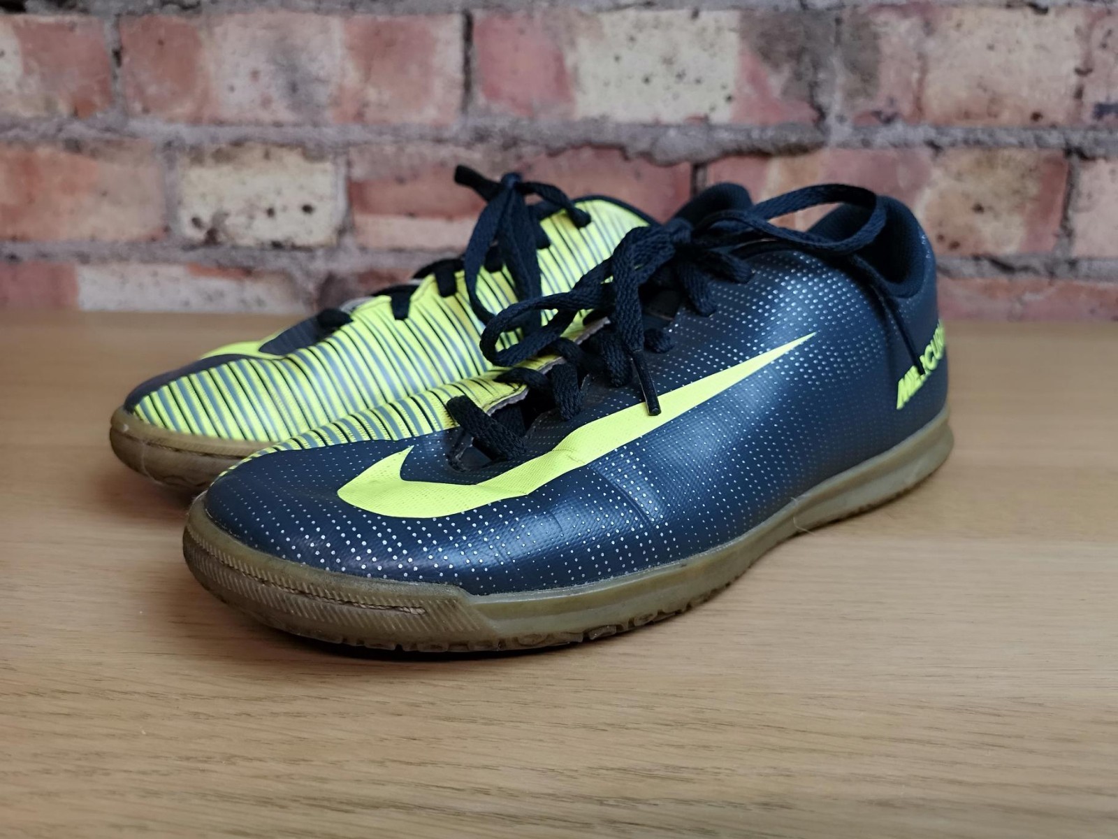 boys nike trainers size 12