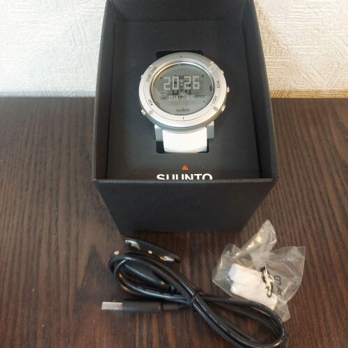 未使用 スント SUUNTO 腕時計 コア s018735000 ピュアホワイト Unused] Suunto Core Watch Pure White s018735000 Sport watch