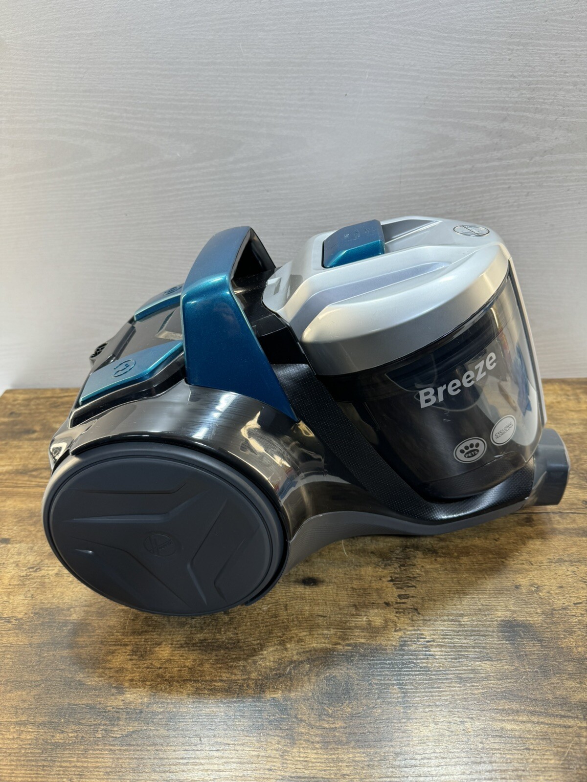 Hoover BR71BR01 Breeze Compact Powerful Bagless Cylinder Vacuum Cleaner