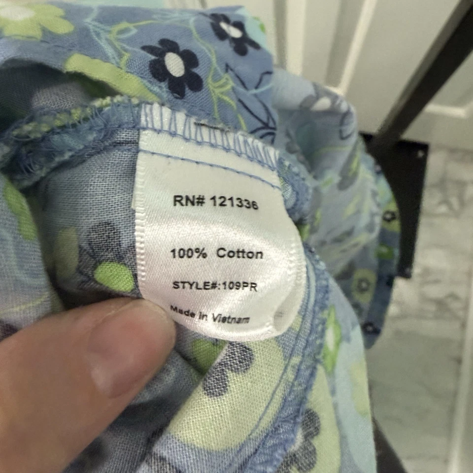 Koi Women's Size Large Madison Blue Green Apples Tie Back Scrub Top Style 109PR - Image 4 of 4