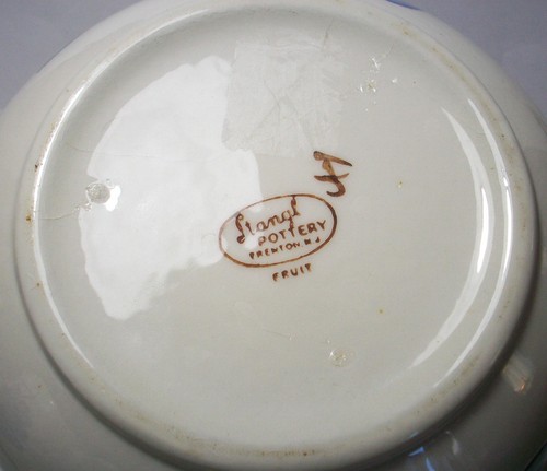 Stangl Pottery: FRUIT: Teapot and Lid: GVC: NR - Picture 6 of 6