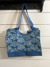 Thirty One Thirtyone 31 Gifts Pick Up and Go Tote - NWOT Blue Etched Shells