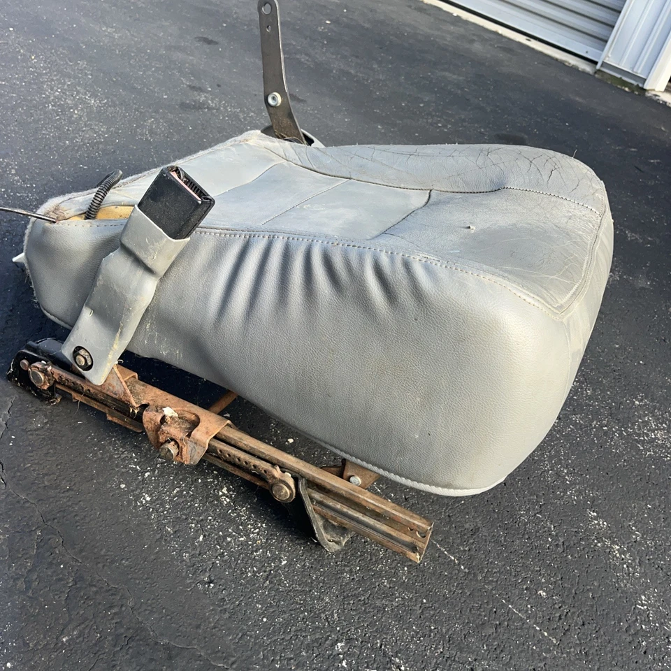 Cojín de asiento inferior del conductor 99-07 Ford F250 F350 Excursion cuero gris eléctrico OEM Foto 3 de 4