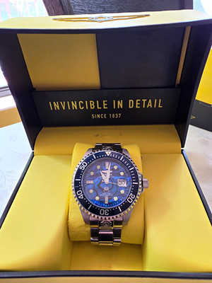 Invicta Grand Diver Automatic Blue Abalone Dial 47mm SS Bracelet Box/Manual