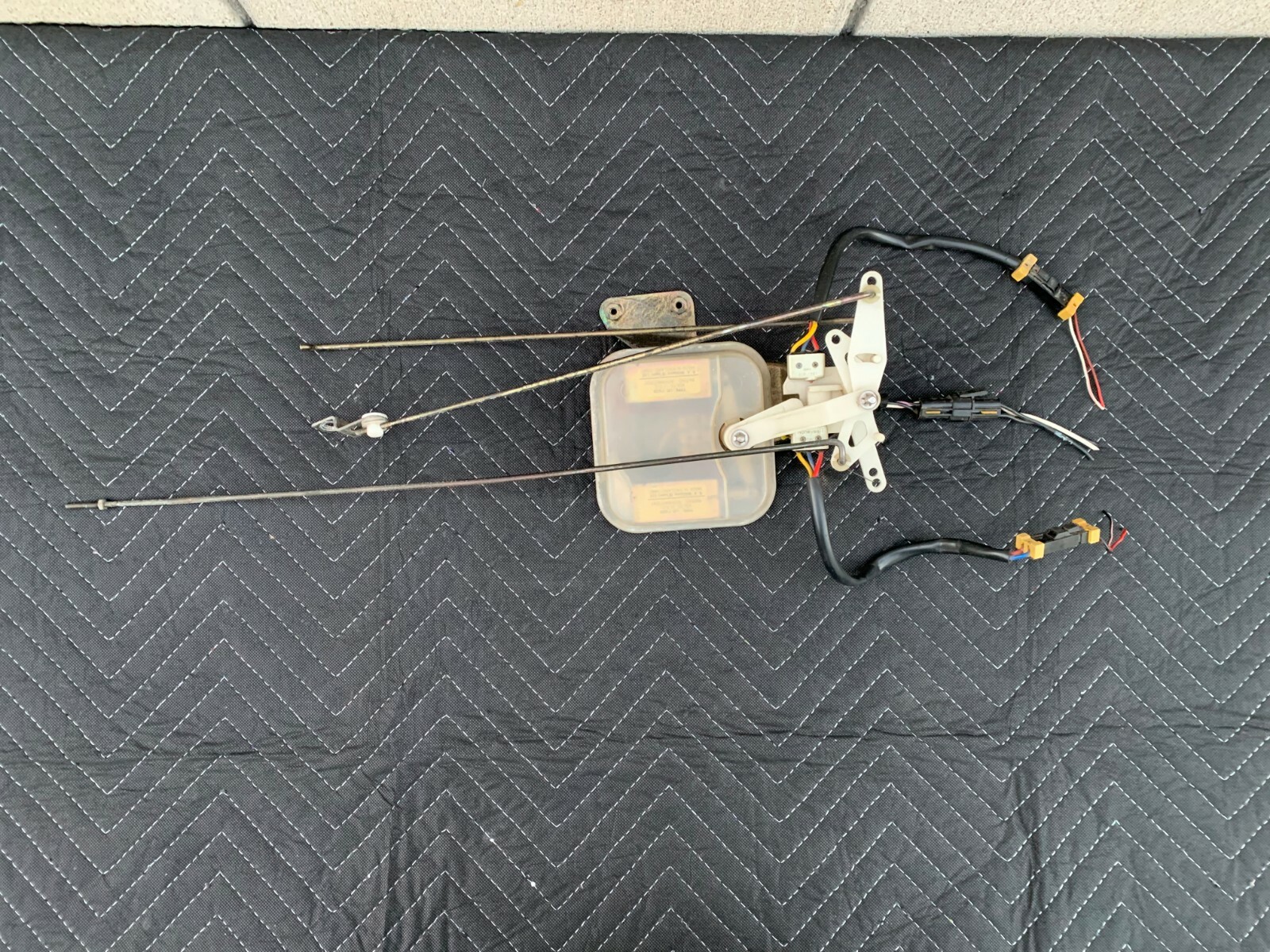 91 Bentley Eight Turbo R Front Left Driver Power Door Lock Actuator Mechanism