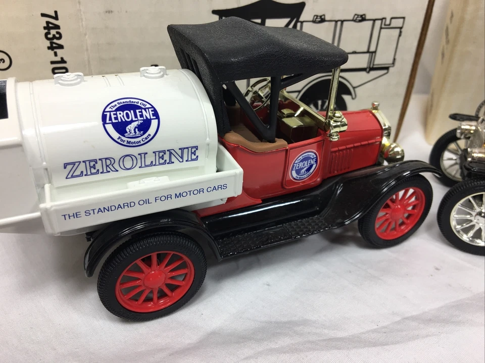 X2 1992 ERTL FORD MODEL T CHEVRON ZEROLENE + Black & Decker TRUCK BANK 1917-18 - Imagem 3 de 4