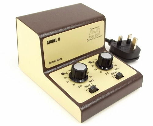 Gaugemaster D Twin Track Cased Controller