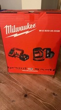 MILWAUKEE M18BOS125-202B 18V RANDOM ORBIT SANDER 2 x 2Ah BATTERIES CHARGER & BAG