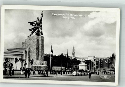 38242146 - Paris Ausstellung 1937 Kleinbahn Pavillon de URSS