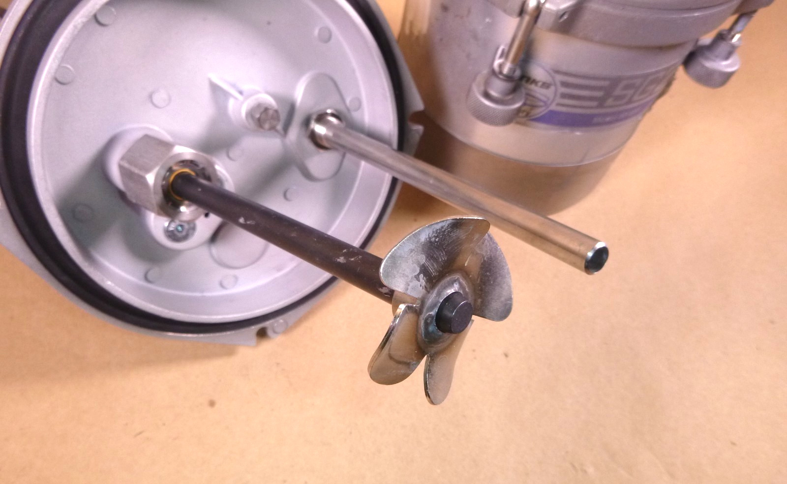 Binks SG2 Plus Pressure Cup Model 80-651 With Gast Rotary Agitator 2 Quart