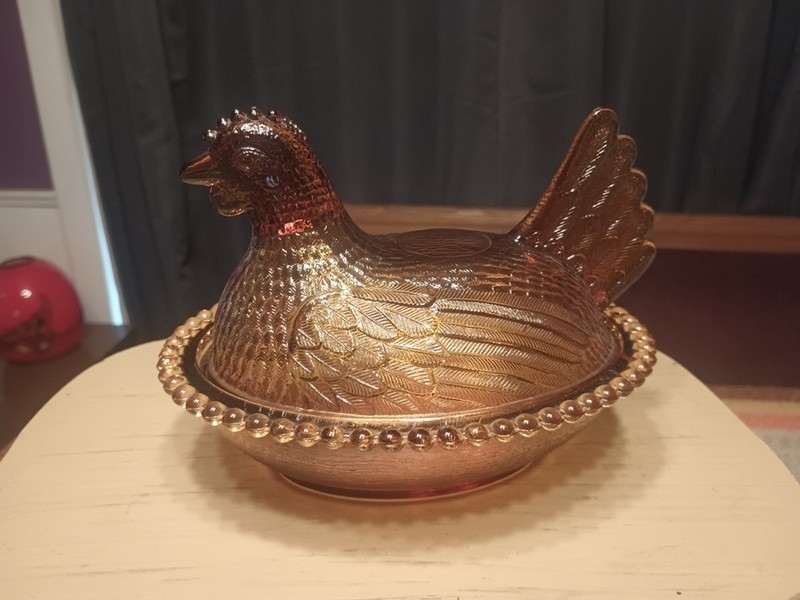 Indiana Glass Vintage HEN-ON-A-NEST Amber Chicken With Beaded Basket 7 X 5 In