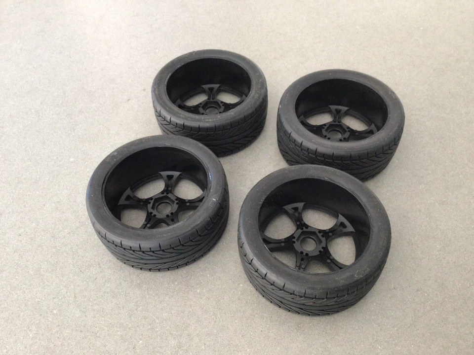 Räder RC Car 1:8, 17mm Aufnahme, NEU (z.B für Kyosho, Tamiya, Traxxas, Graupner) - Bild 3 von 3