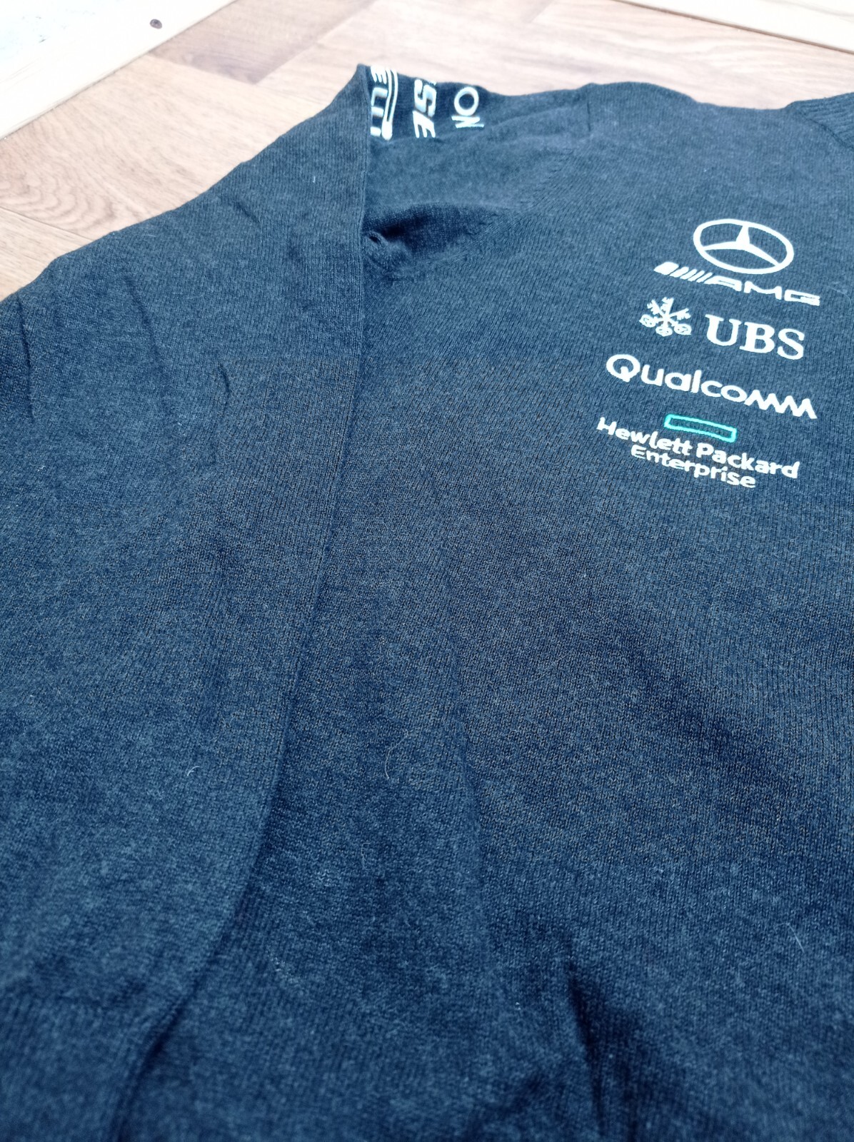 MERCEDES AMG PETRONAS HUGO BOSS F1 TEAM FORMULA ONE RACING JUMPER SWEATER SIZE S thumbnail 4