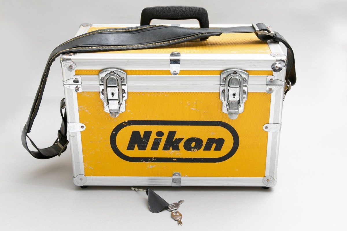 FedEx ✈ [Ex/2Keys] Nikon Vintage Yellow Hard Aluminum