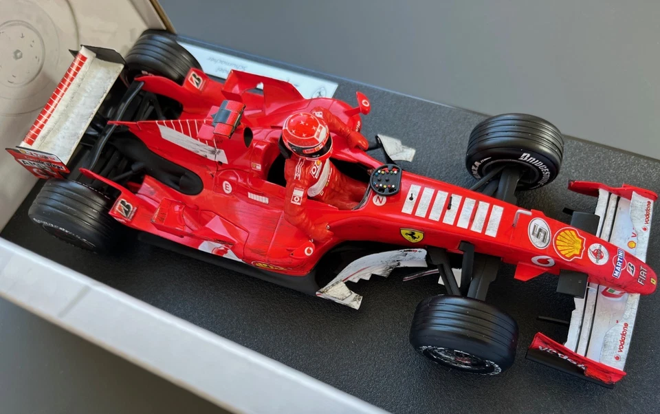 MICHAEL SCHUMACHER FERRARI 248 LAST RACE 1/18 GPL BRAZIL 2006 LTD ED DIORAMA - Image 3 of 4